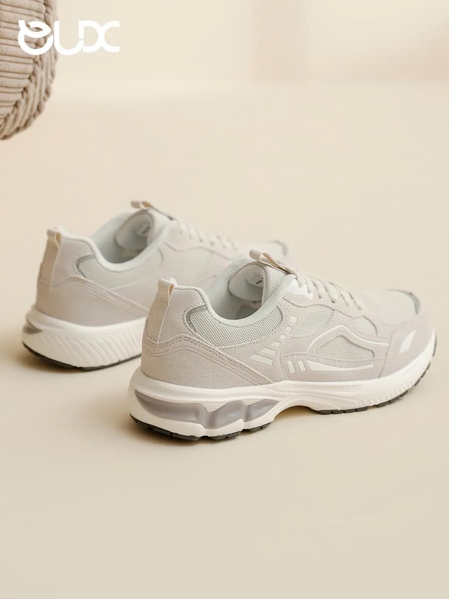 Кроссовки - фото 1