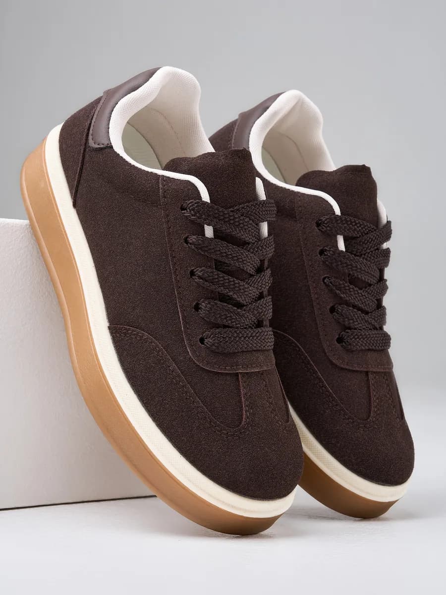 Кроссовки женские