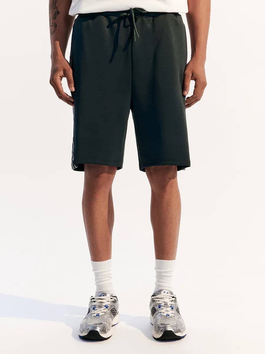 Шорты спортивные с лампасами