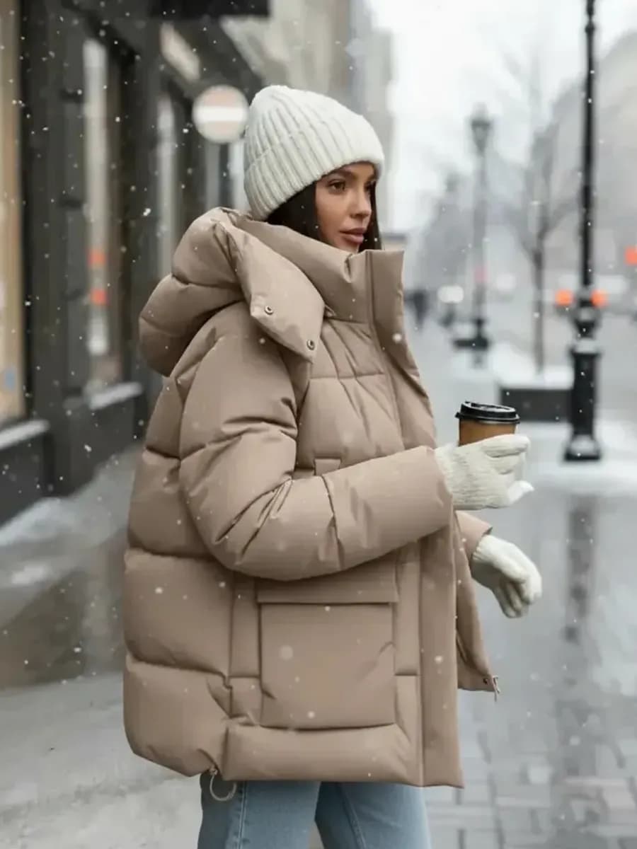 Куртка зимняя оверсайз короткая с капюшоном