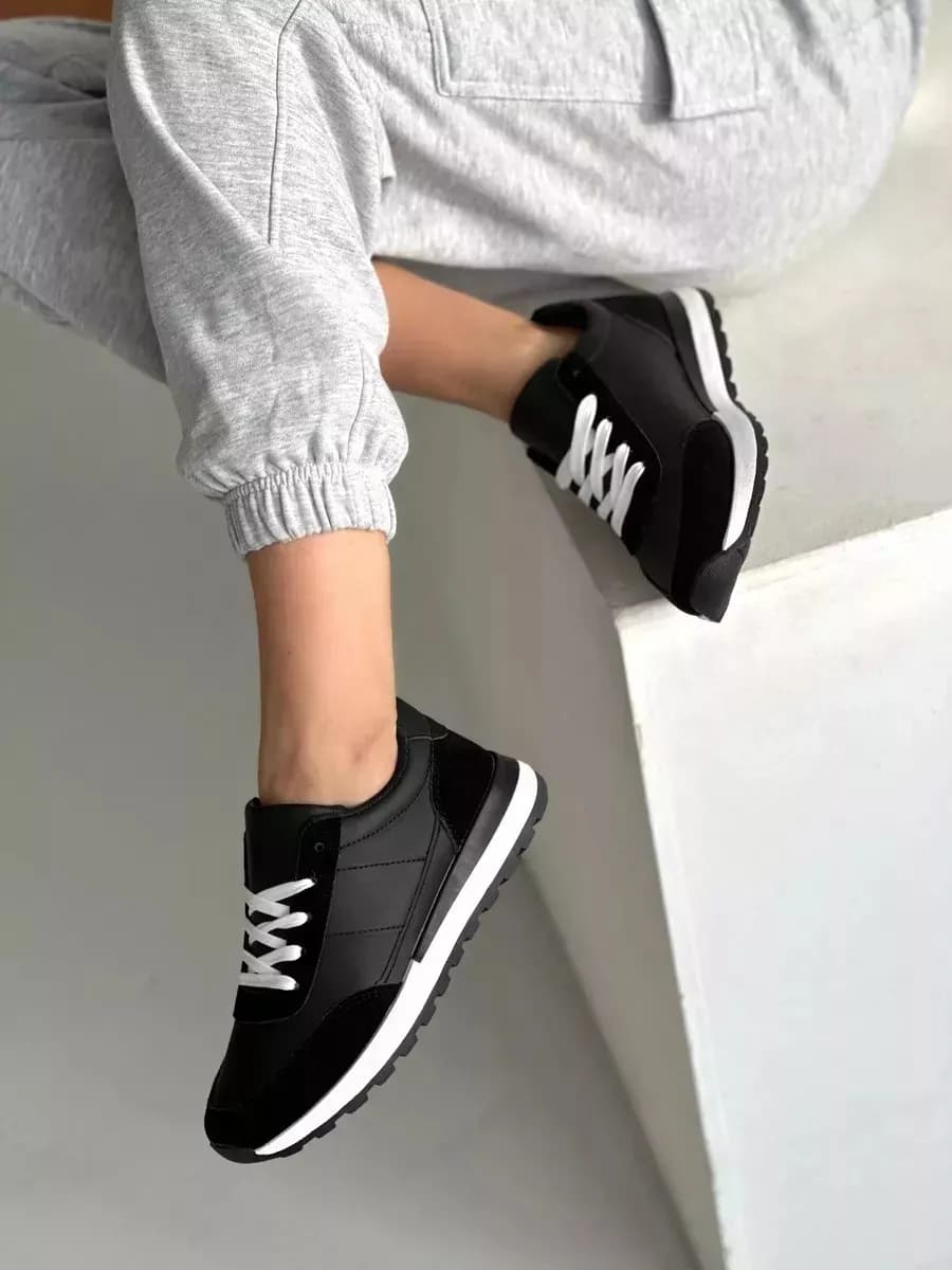 Демисезонные кроссовки спортивные