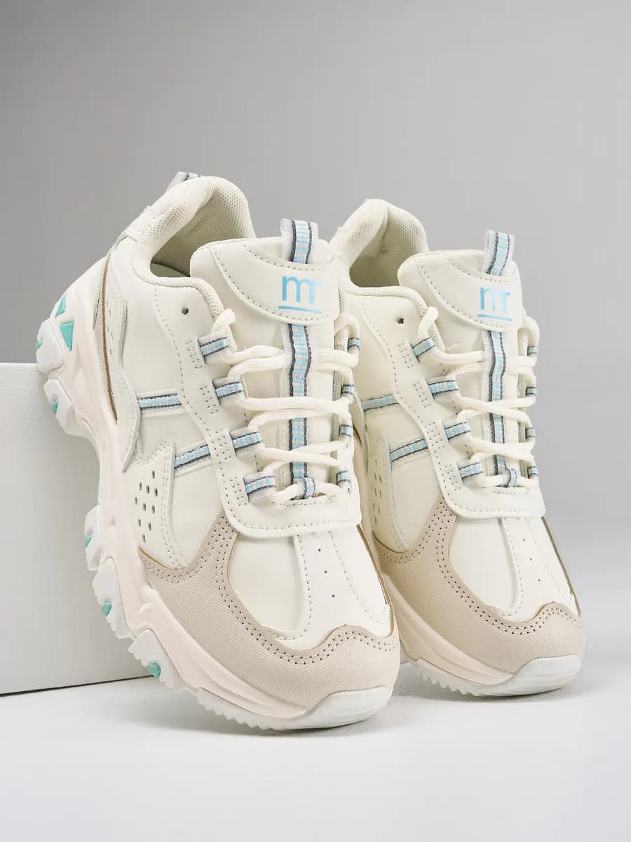 Кроссовки женские