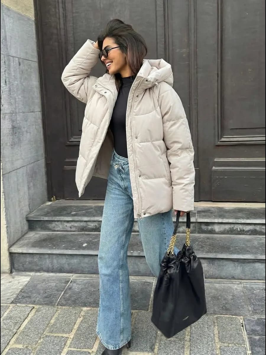 Короткая куртка зимняя с капюшоном оверсайз