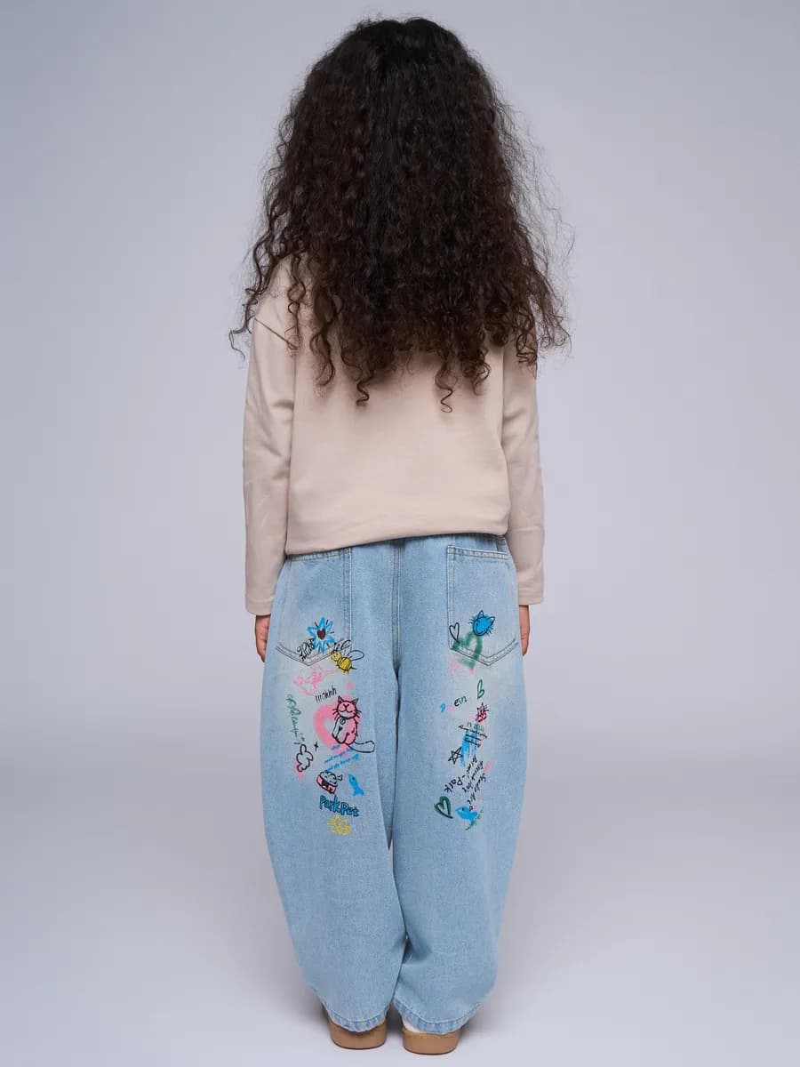 Джинсы на резинке широкие