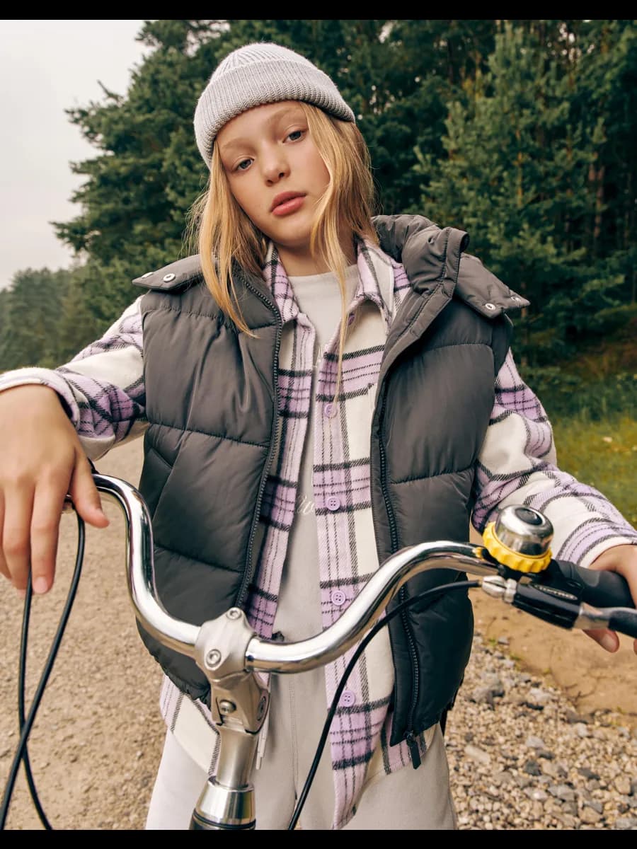 Тёмно-серый утеплённый жилет oversize с кулисками