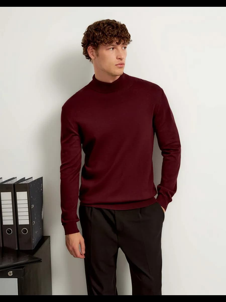 Бордовая базовая водолазка