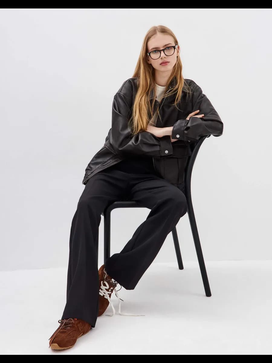 Чёрные брюки со стрелками и высокой посадкой - фото 1