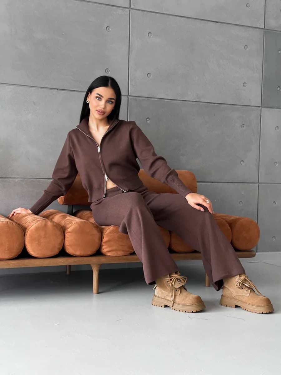 Трикотажный повседневный костюм кофта на молнии и брюки