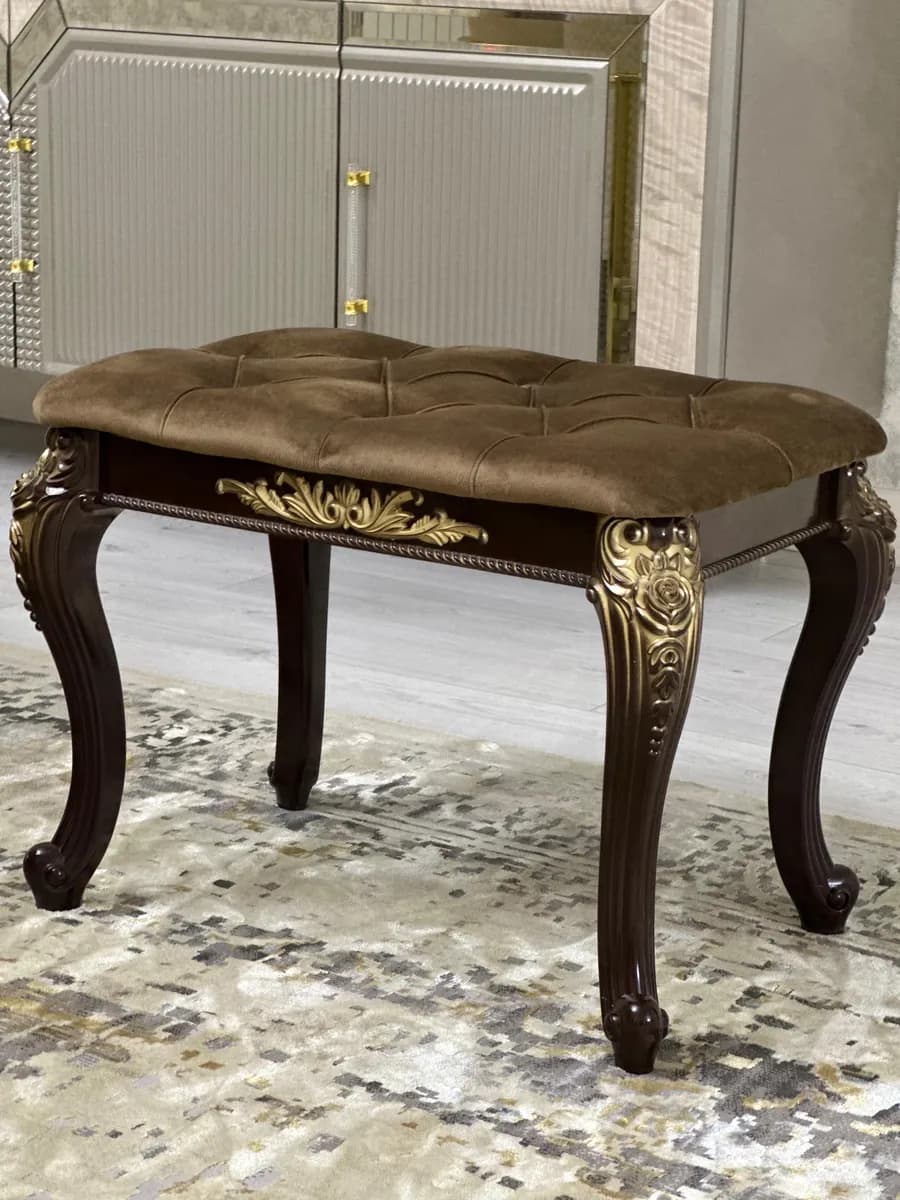 Пуфик с пуговицами