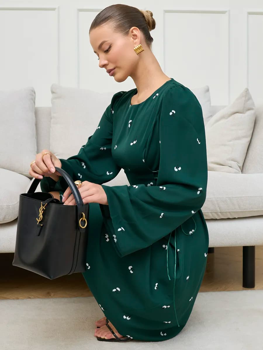 Платье с завязками миди праздничное