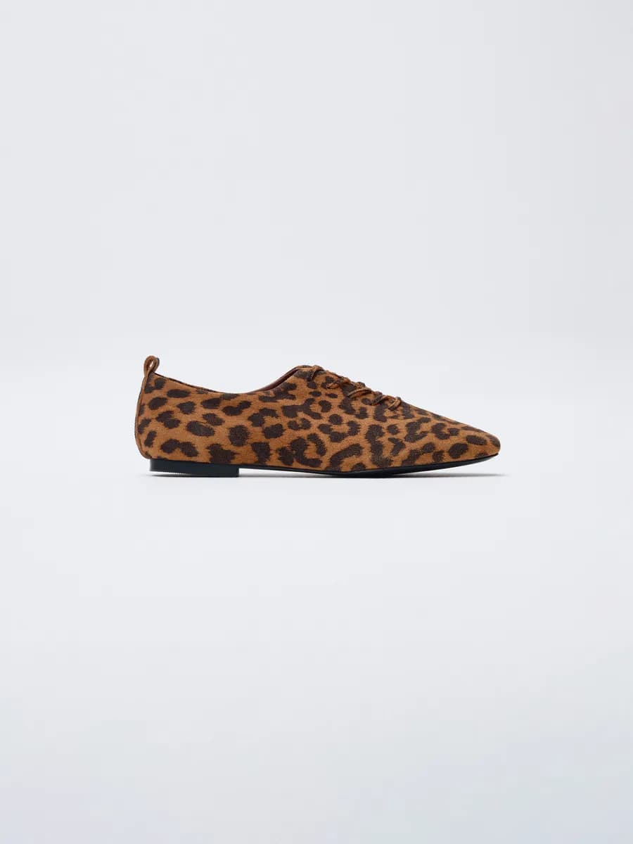 Балетки со шнуровкой из натуральной замши