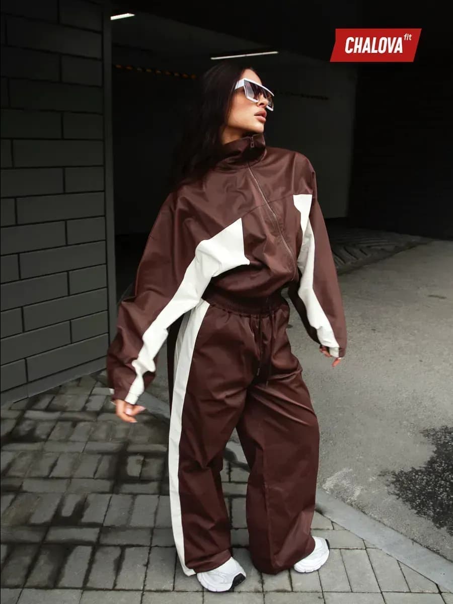 Спортивный костюм женский на молнии оверсайз на весну 90х