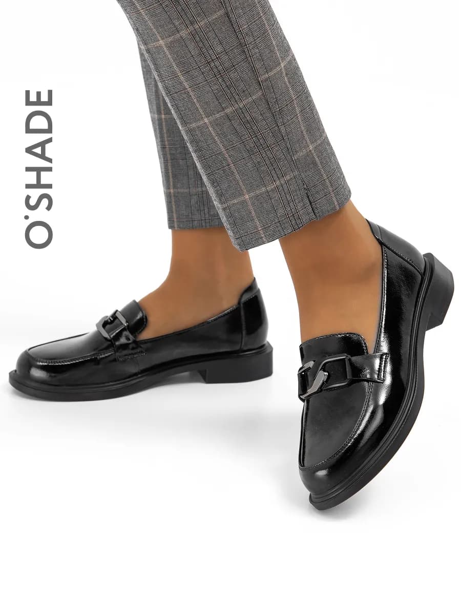 Лоферы женские черные