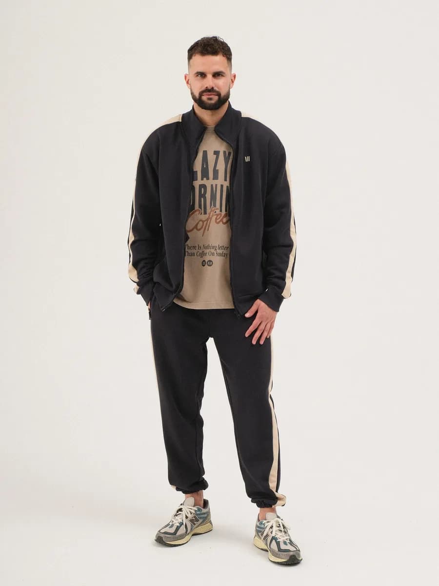 Спортивный костюм на молнии без начеса