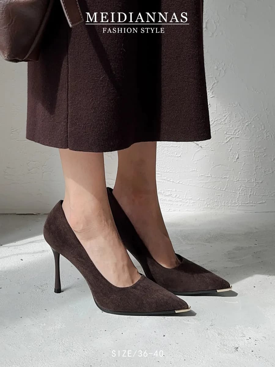 Туфли лодочки на шпильке с острым носом