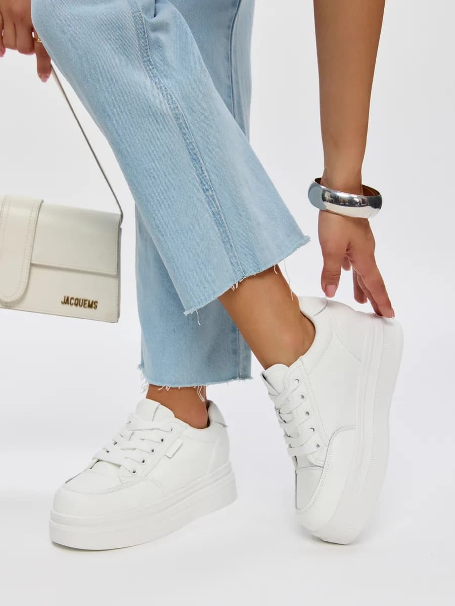 Кроссовки белые на платформе - фото 1