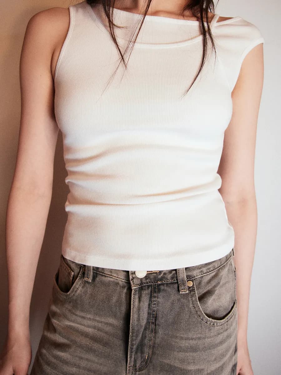 Майка с асимметричными бретелями - фото 1