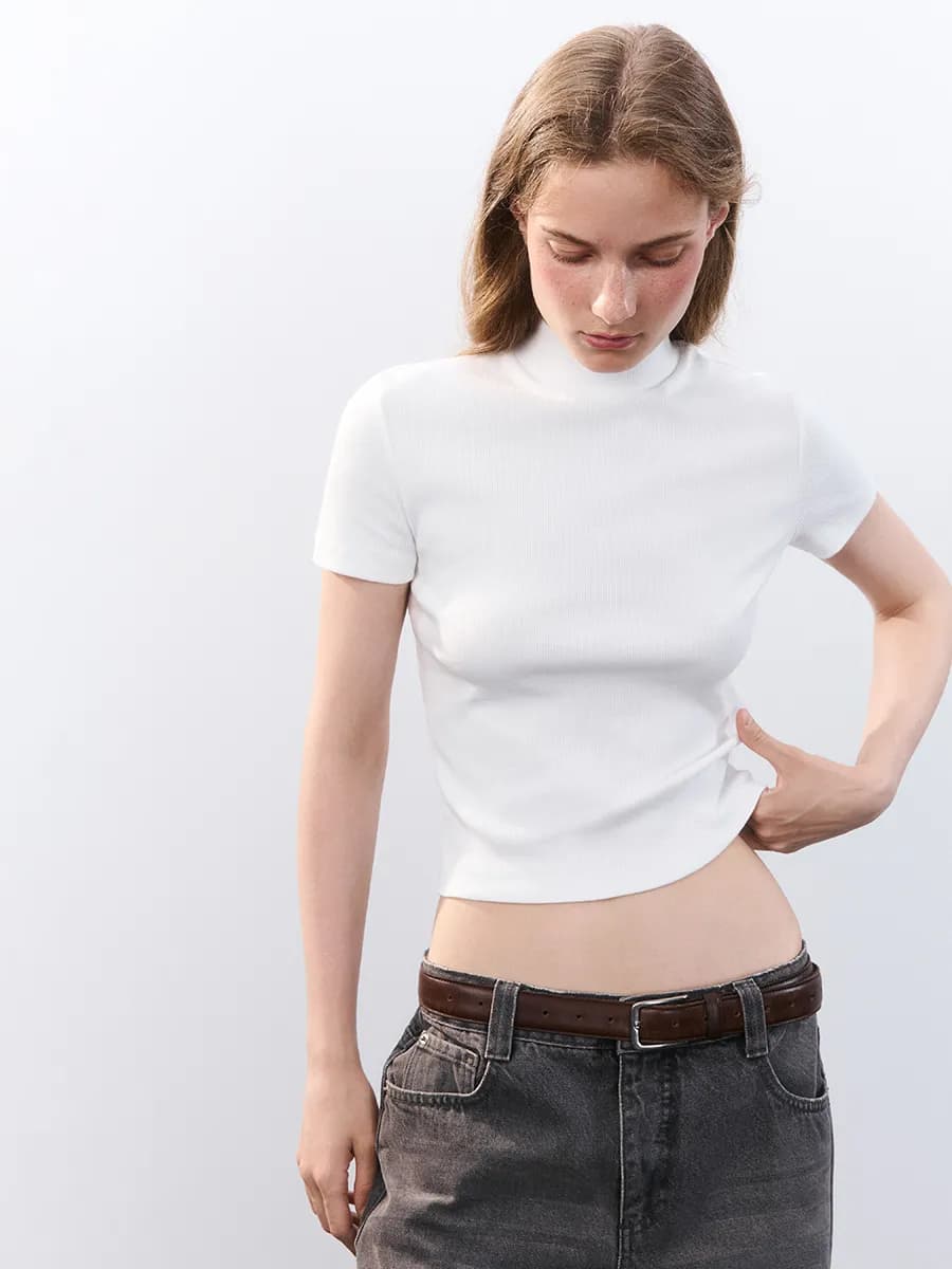 Топ-футболка с воротником-стойкой - фото 1