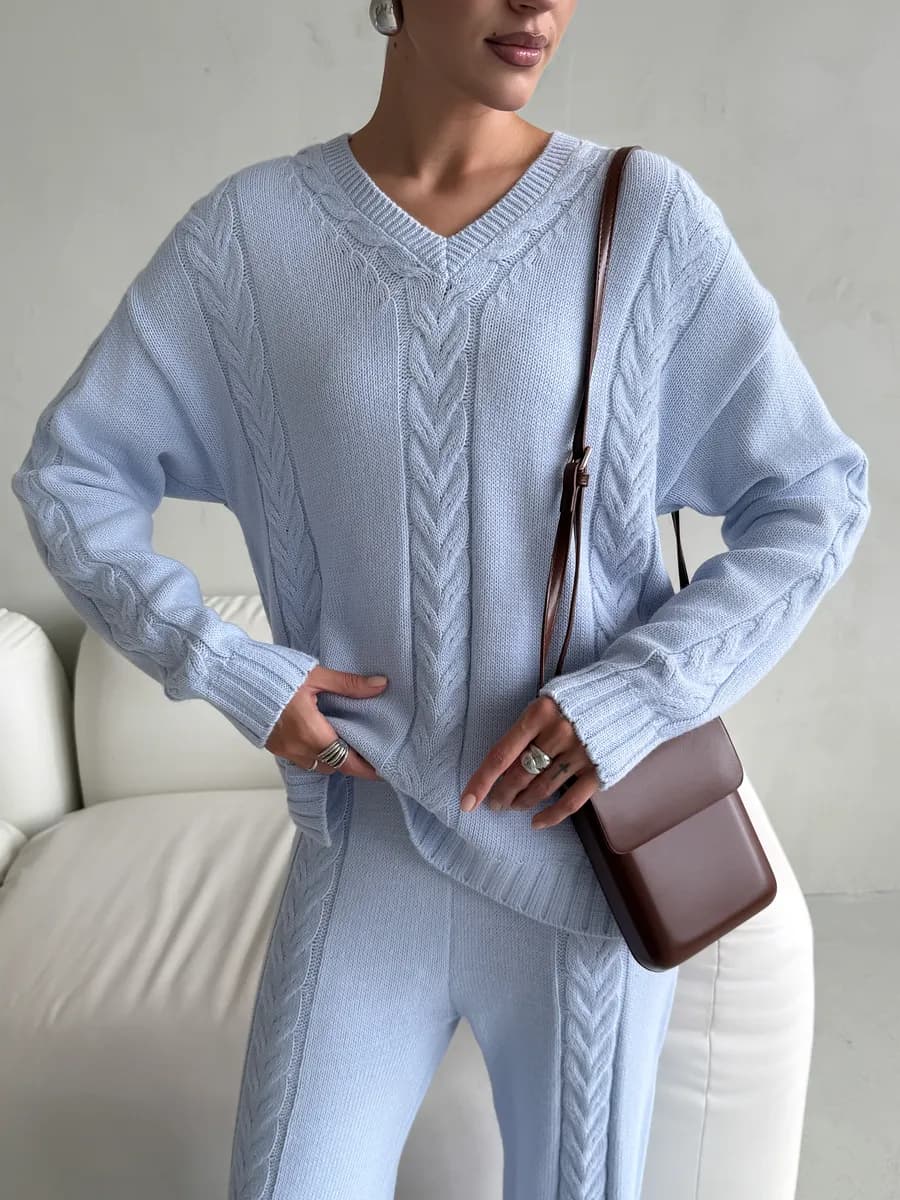 Вязаный костюм с брюками