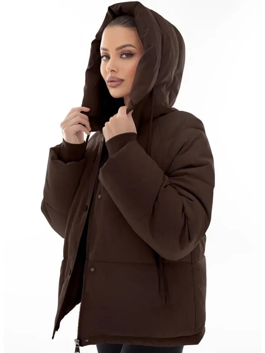 Короткая куртка зимняя с капюшоном