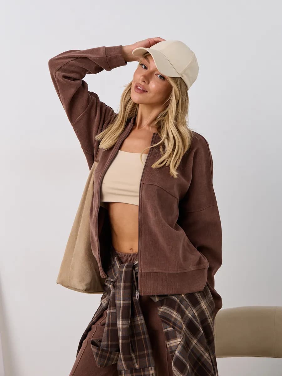 Спортивный костюм на молнии