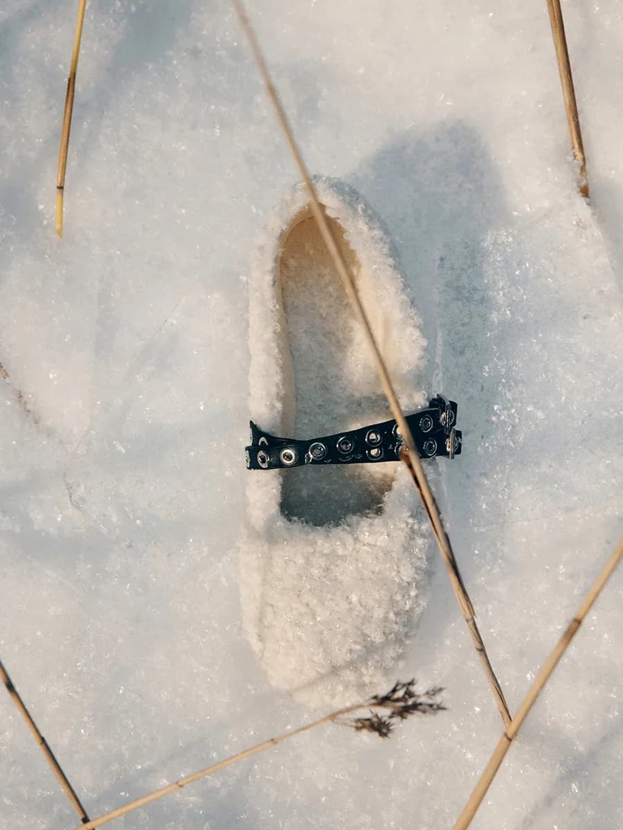 Балетки плюшевые с ремешком