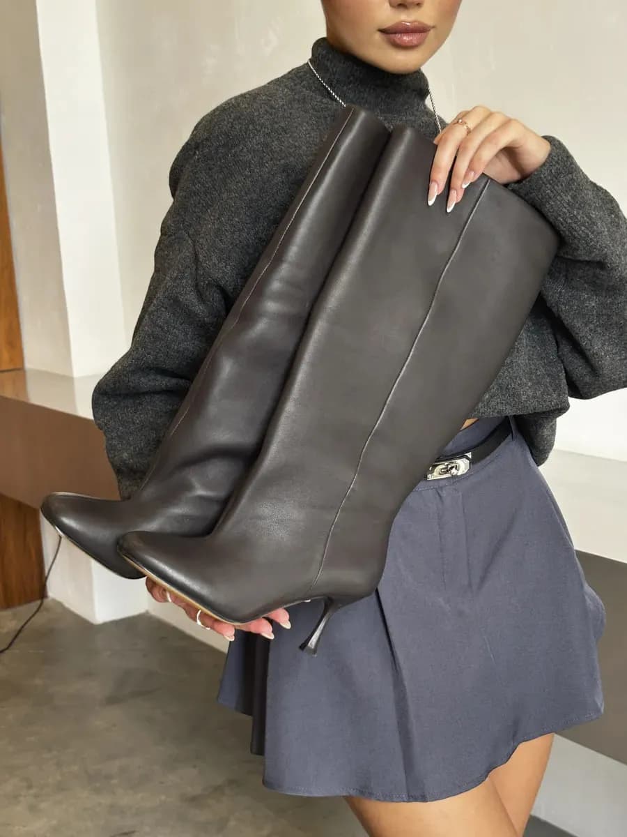 Сапоги трубы демисезонные на каблуке из натуральной кожи