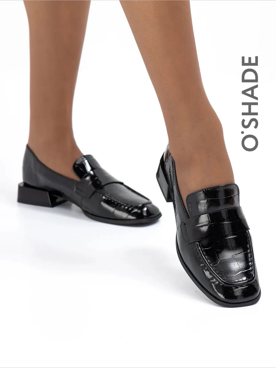 Лоферы женские черные