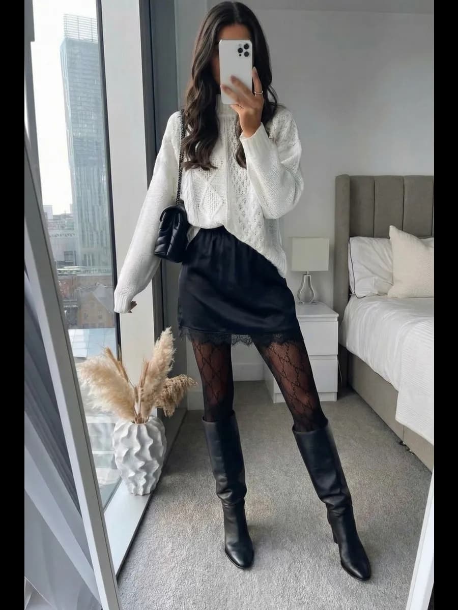 Атласная юбка с кружевом