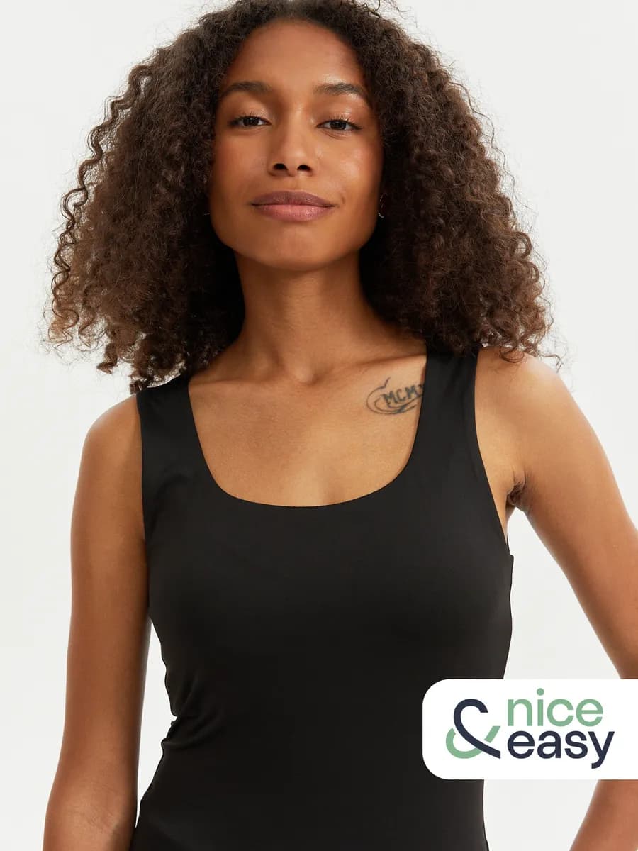 Женский трикотажный топ без рукавов