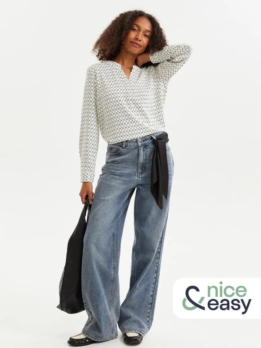 Женская блузка-рубашка с вырезом