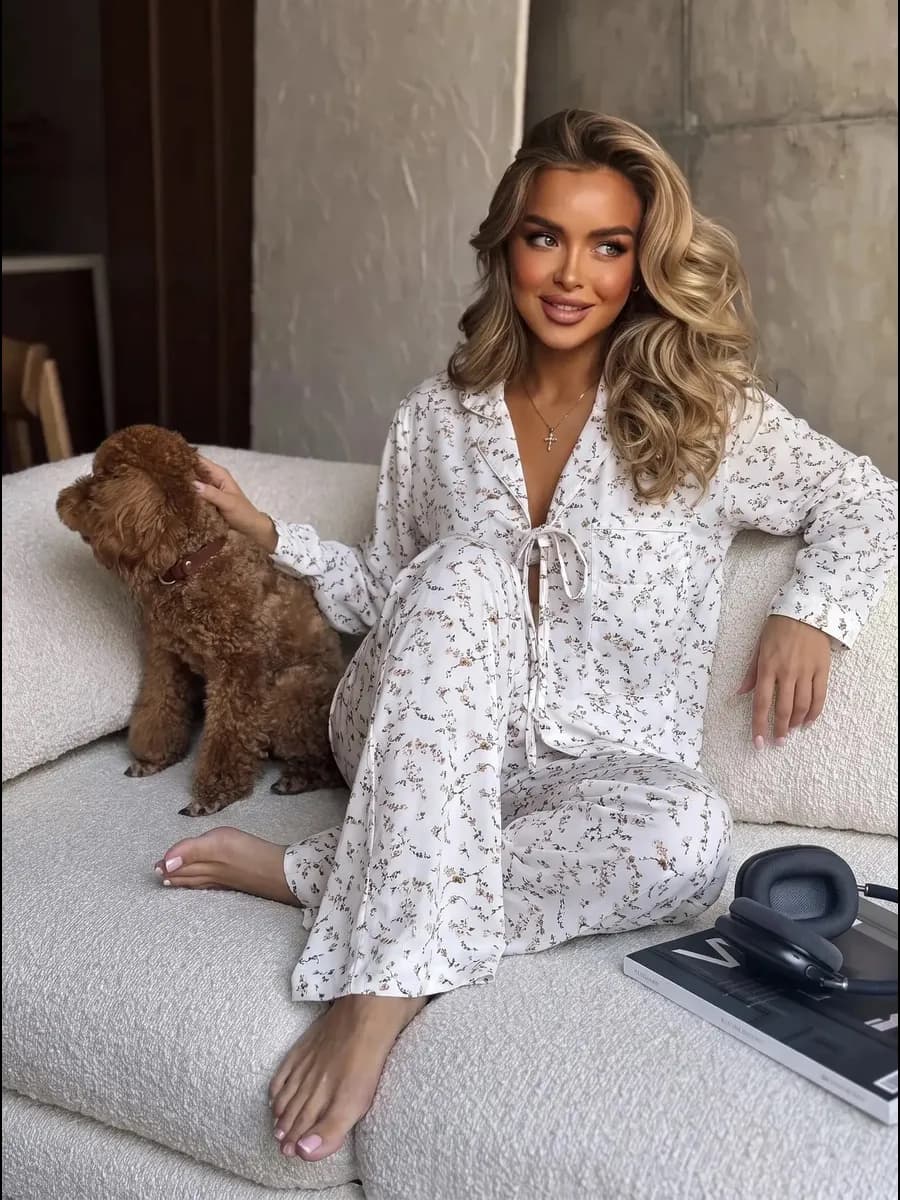 Пижама со штанами и рубашкой
