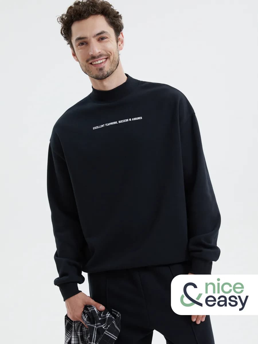 Мужской трикотажный свитшот с надписью - фото 1