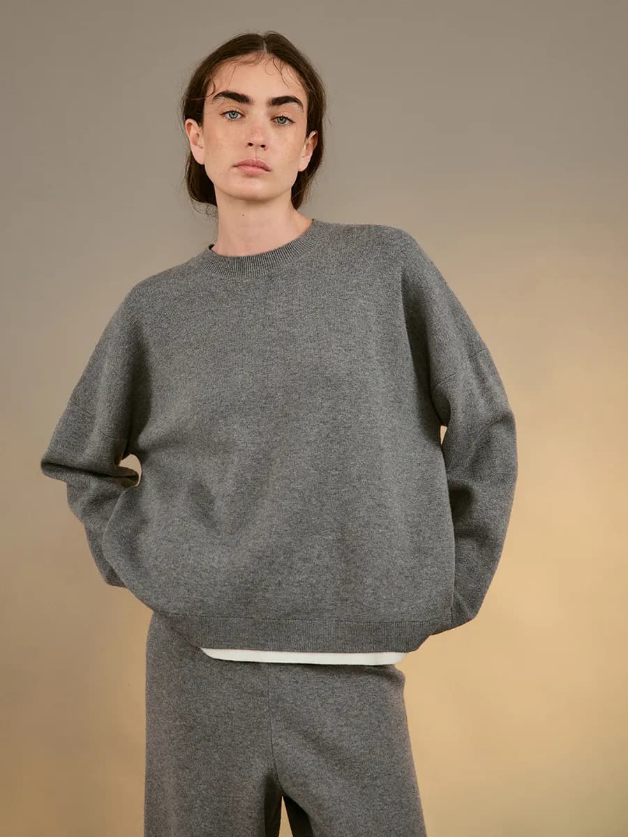 Джемпер оверсайз вискозный с имитацией второго слоя