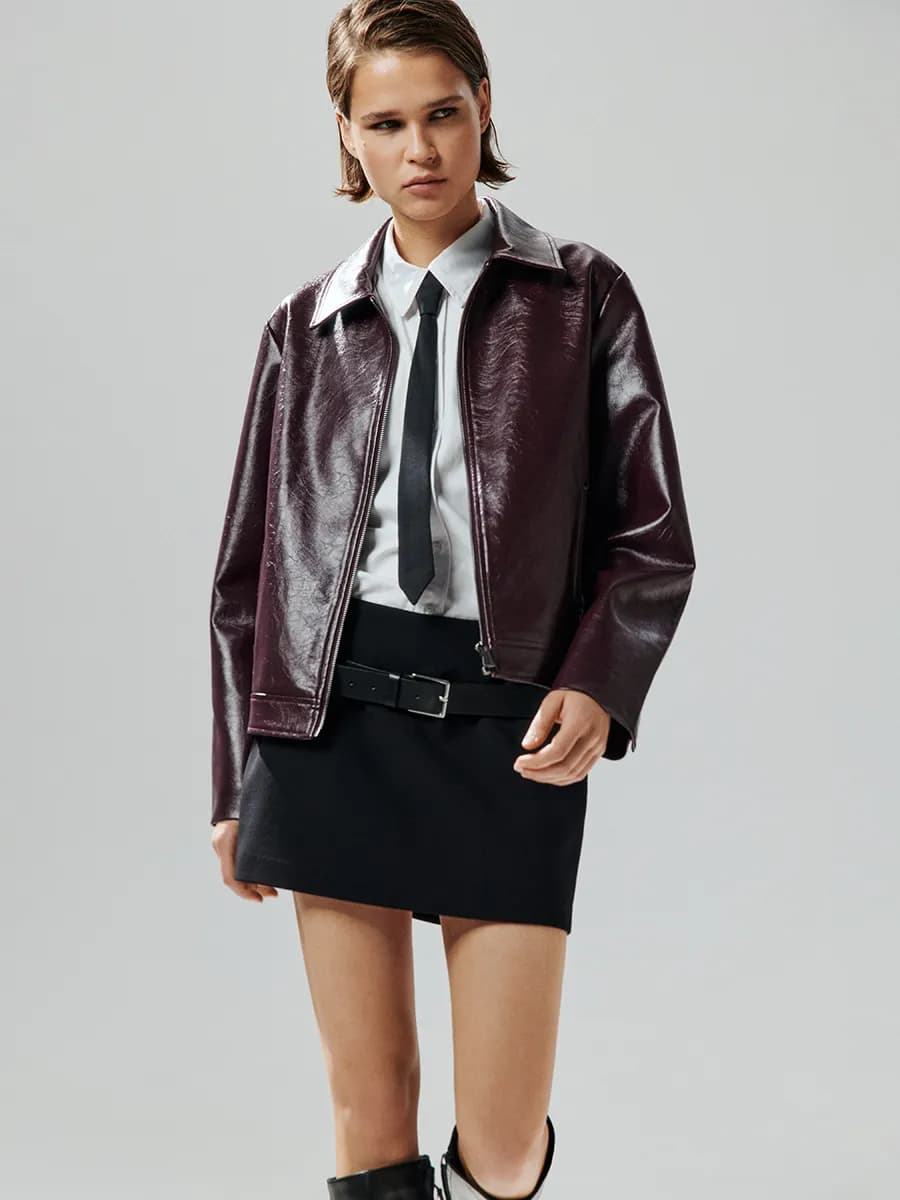 Куртка на молнии лакированная - фото 1