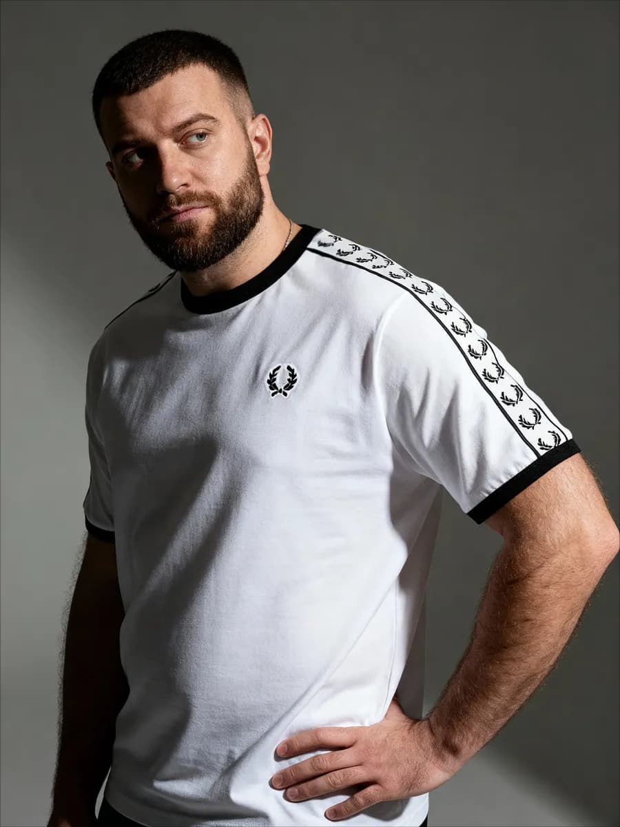 Футболка Fred Perry с лампасами