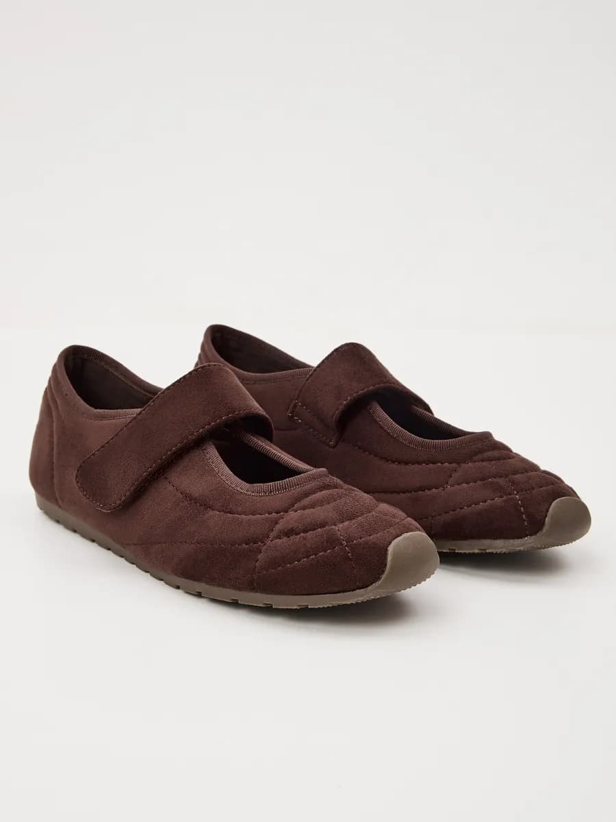 Балетки с ремешком на липучке