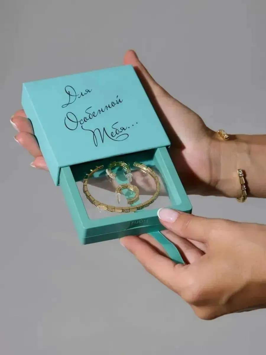 Набор бижутерии серьги и браслет