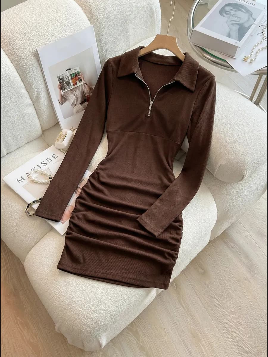 Короткое платье лапша с воротником поло