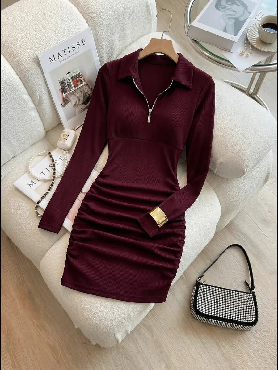 Короткое платье лапша с воротником поло