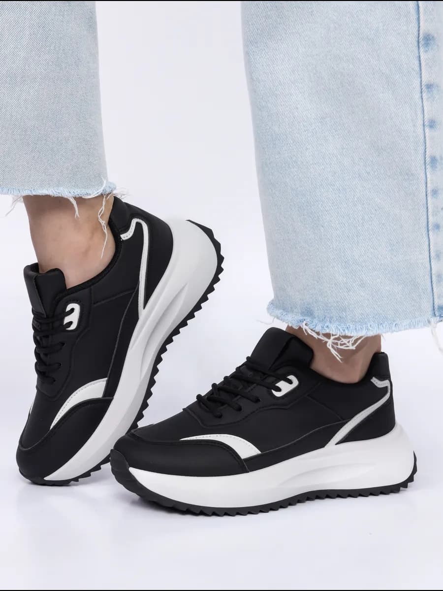 Спортивные кроссовки демисезонные на платформе