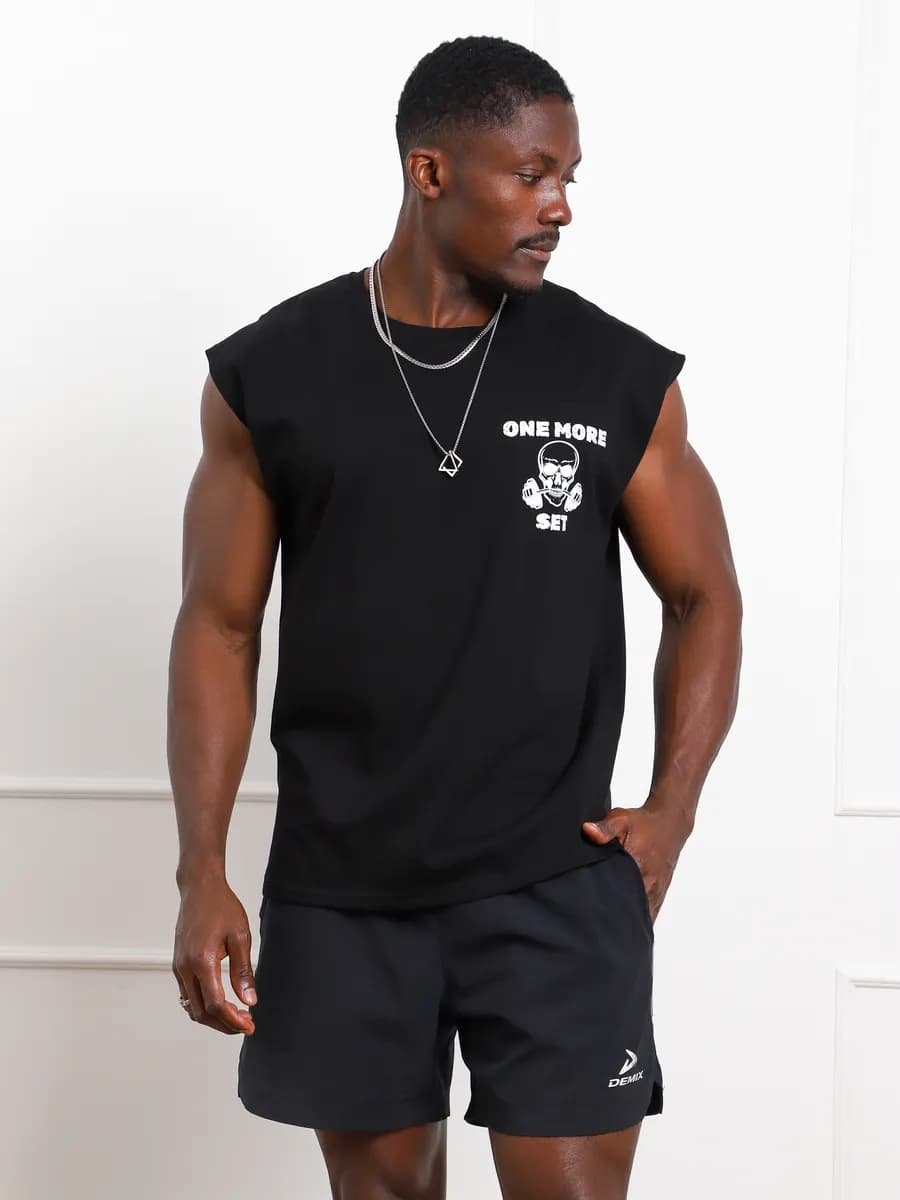 Майка спортивная без рукавов с принтом - фото 1