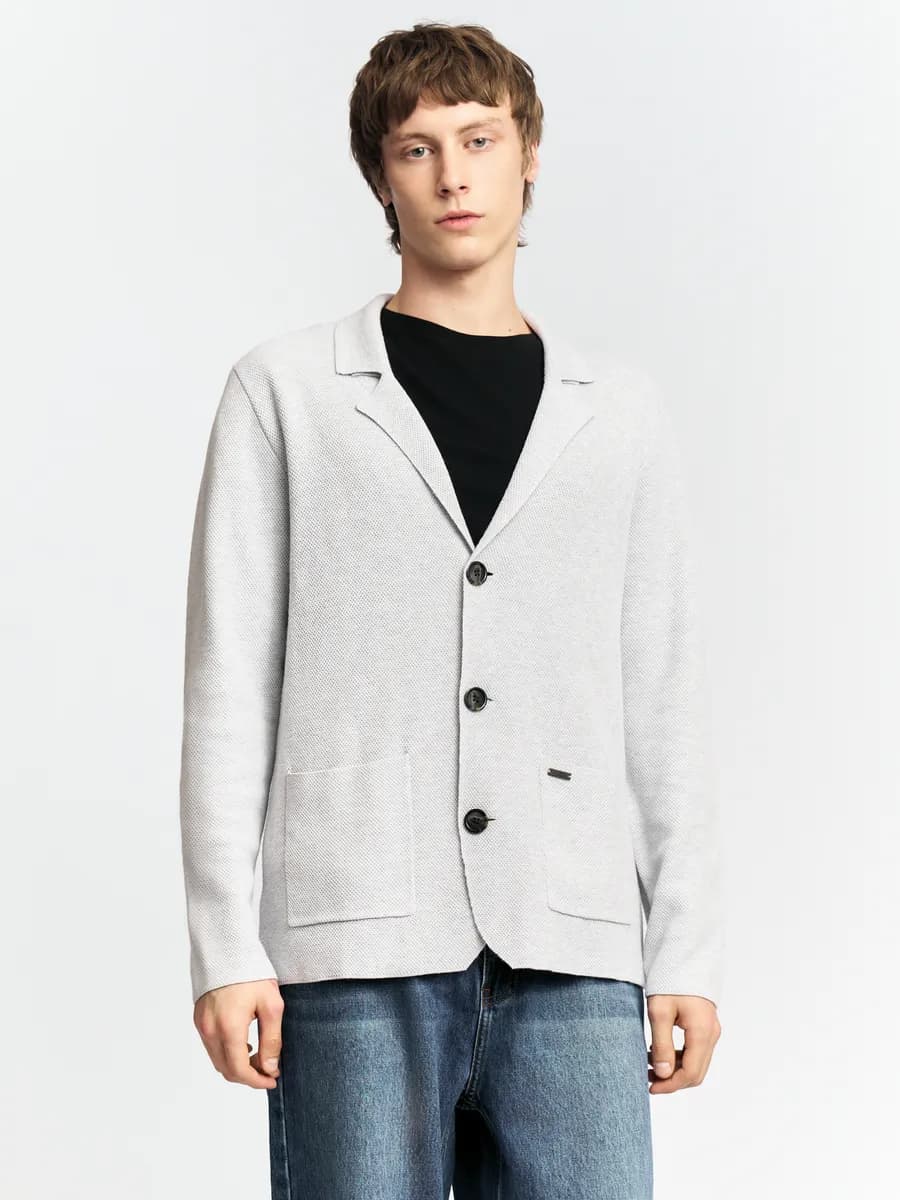 Мужской вязаный кардиган на пуговицах
