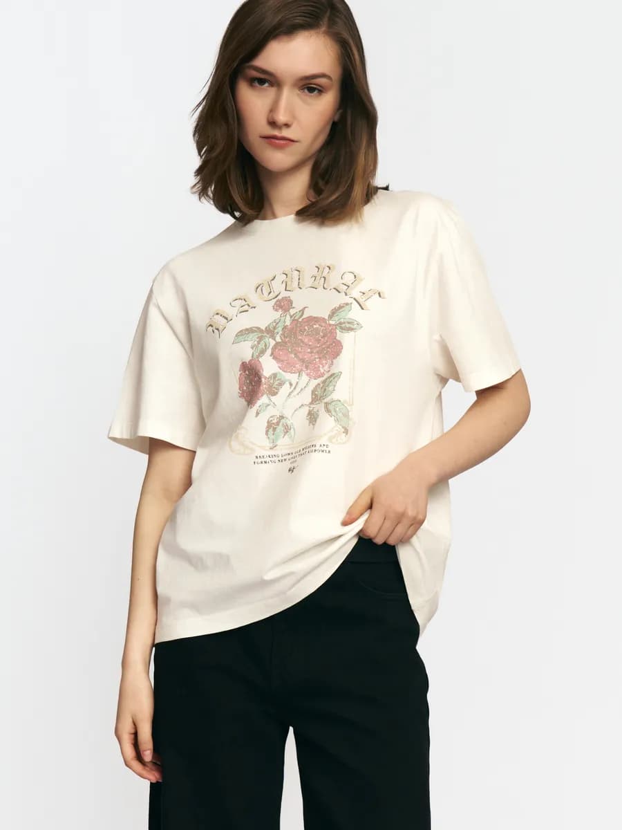 Женская футболка из хлопка с принтом - фото 1