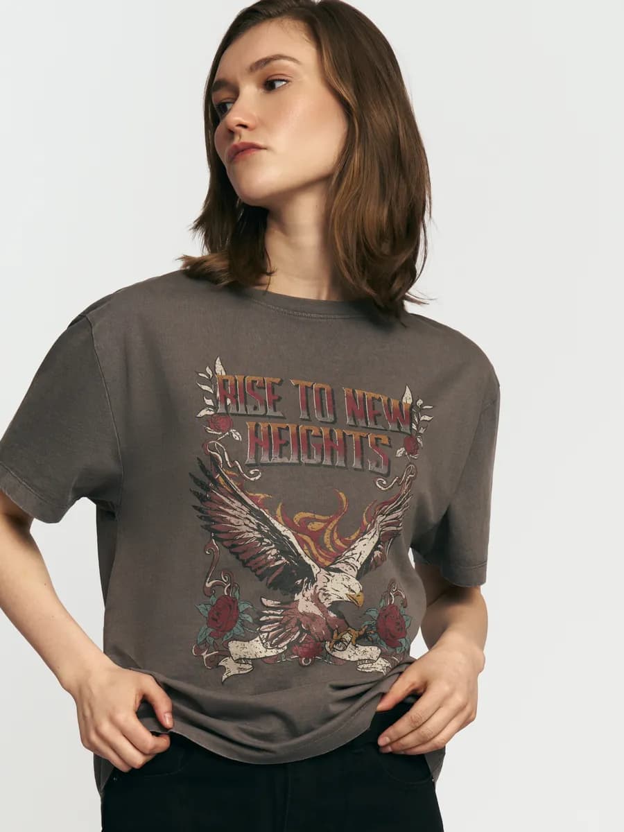 Женская футболка из хлопка с принтом