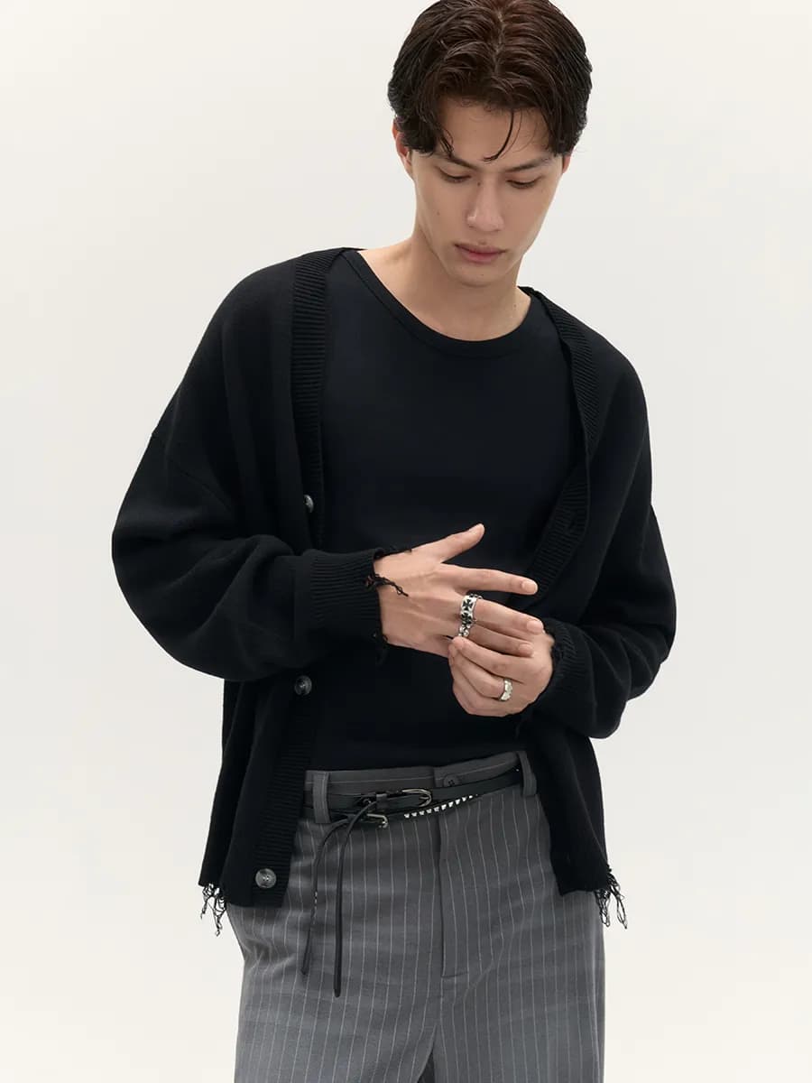 Кардиган на пуговицах с рваными краями