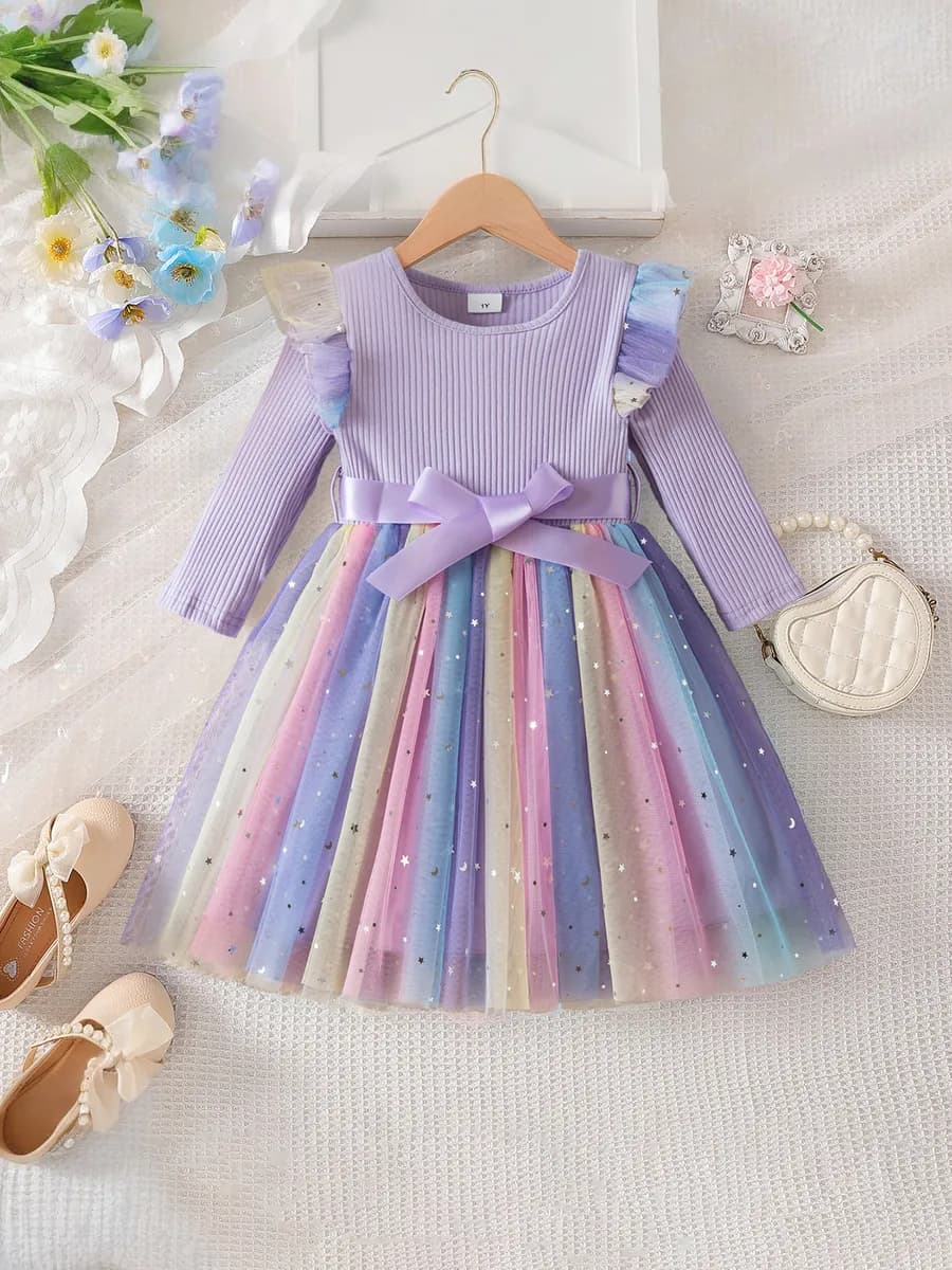 Платья в саду