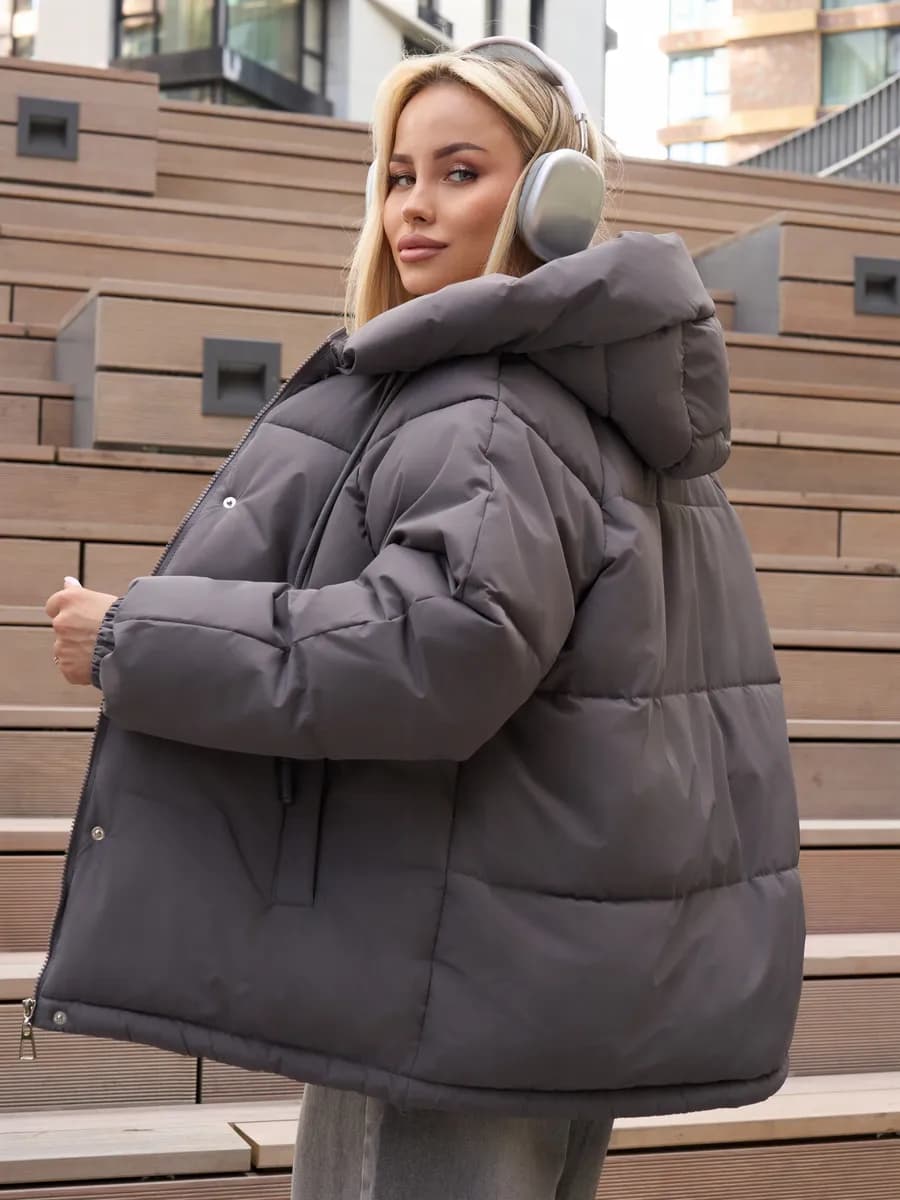 Куртка зимняя оверсайз с капюшоном - фото 1