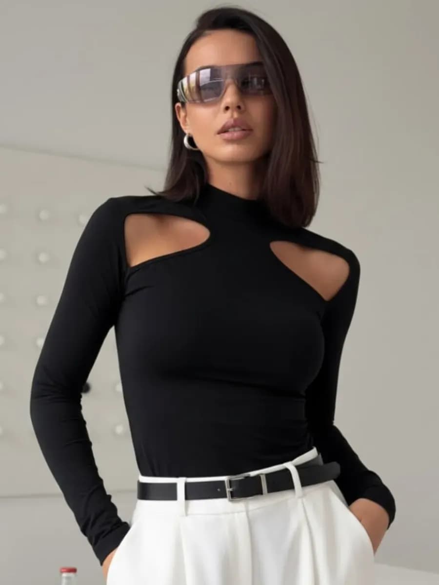 Лонгслив облегающий с вырезами