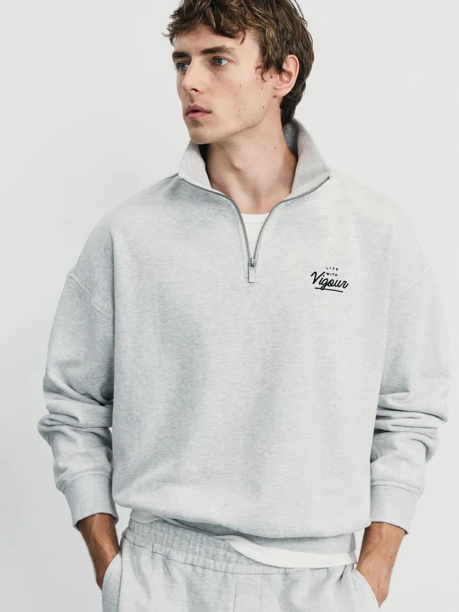 Толстовка свободная на молнии с горлом стойкой